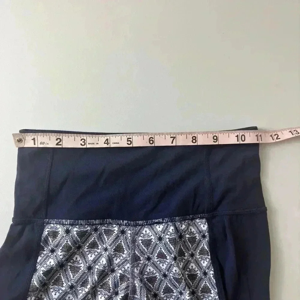 ATHLETA Mantra Mosaic Printed Crop Leggings Women XXS in Navy Blue and White - Picture 11 of 14